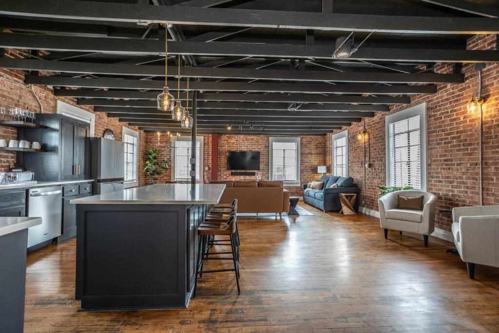 The Loft At 113 - Gateway To The North Texas Hill Country Apartment Muenster Exterior photo