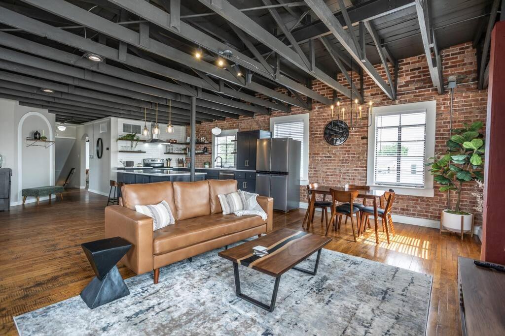 The Loft At 113 - Gateway To The North Texas Hill Country Apartment Muenster Exterior photo